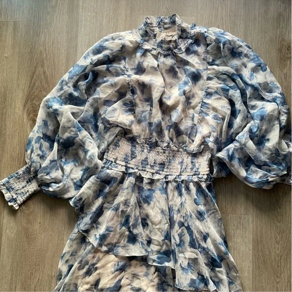 elliatt astrid blue floral asymmetrical puff sleeve tiered hem maxi dress medium - Picture 5 of 6